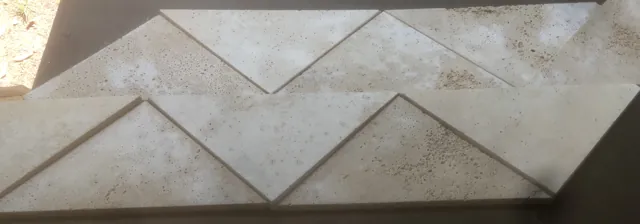 Peças Pirâmide em aspecto travertino